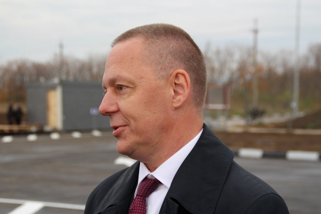 Валерий Радаев поприветствовал производство кровельной черепицы