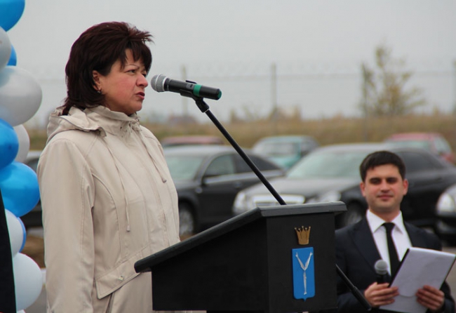 Валерий Радаев поприветствовал производство кровельной черепицы