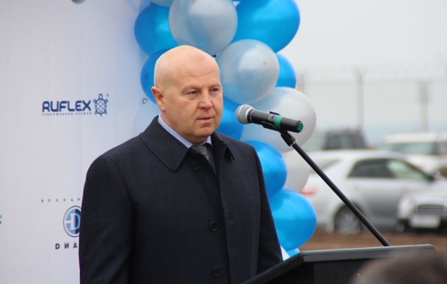 Валерий Радаев поприветствовал производство кровельной черепицы