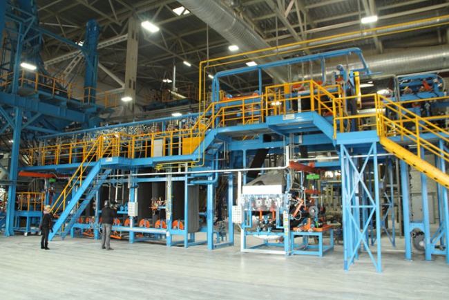 Валерий Радаев поприветствовал производство кровельной черепицы