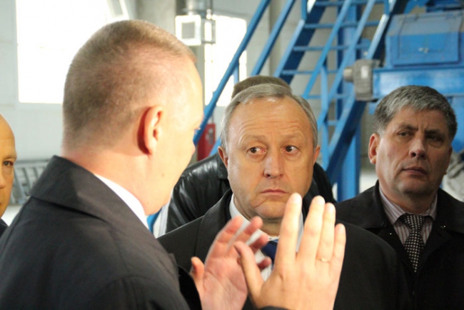 Валерий Радаев поприветствовал производство кровельной черепицы