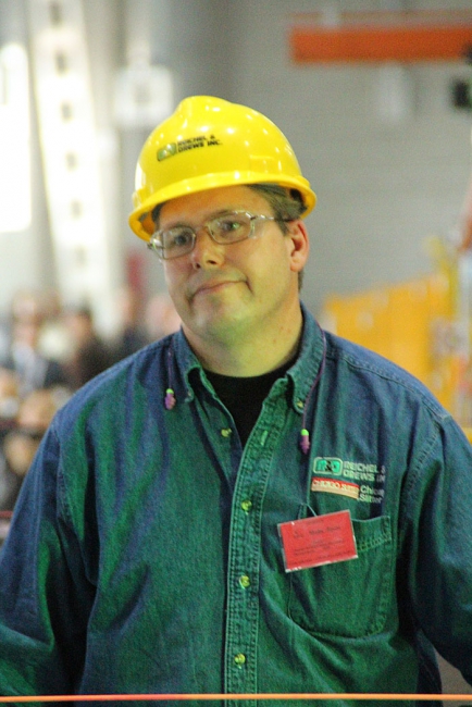 Валерий Радаев поприветствовал производство кровельной черепицы