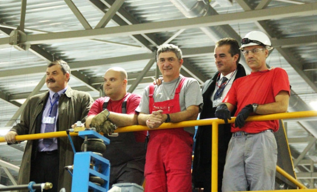 Валерий Радаев поприветствовал производство кровельной черепицы