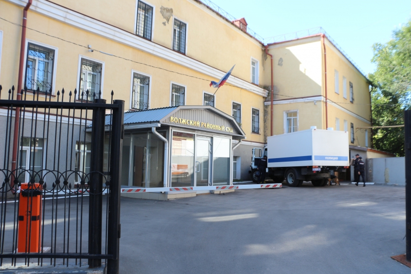 Задержанный при получении денег чиновник Саратова попросил краткие прогулки