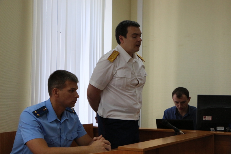 Задержанный при получении денег чиновник Саратова попросил краткие прогулки