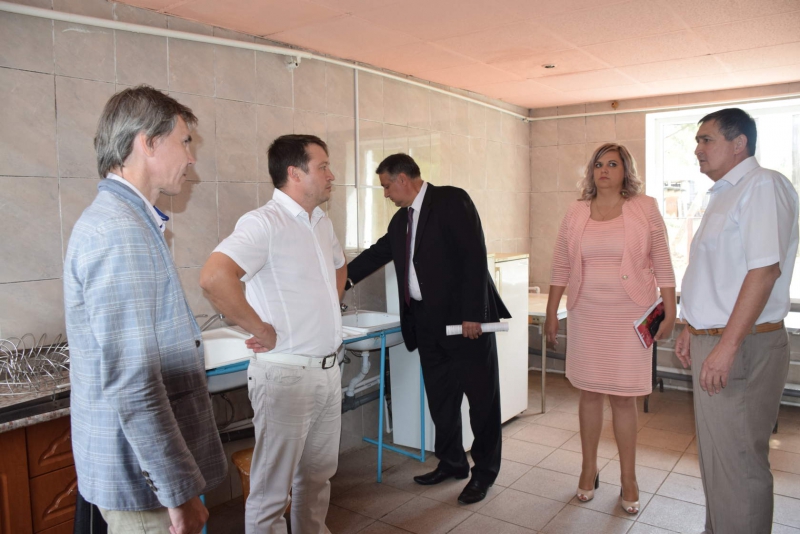 В петровском селе спасли от закрытия школу и детский сад