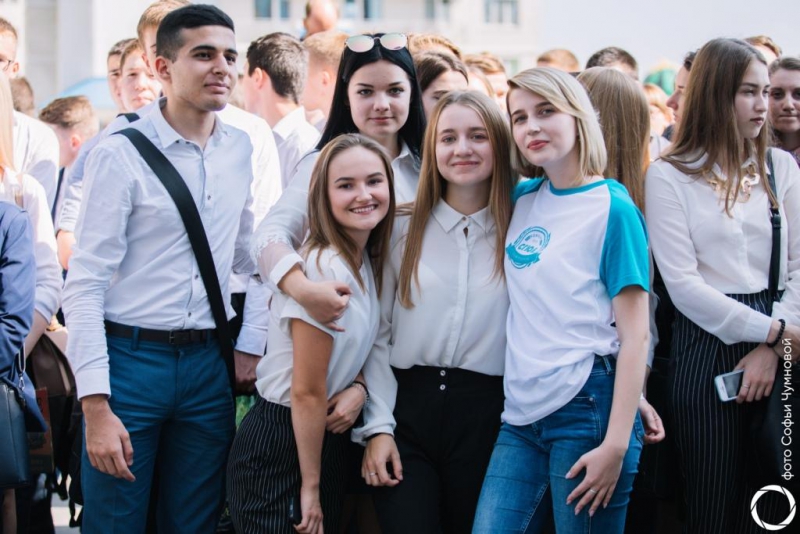 Более 5 000 первокурсников встретили День знаний в СГЮА