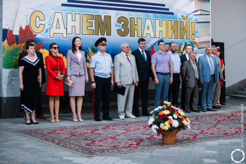 Более 5 000 первокурсников встретили День знаний в СГЮА