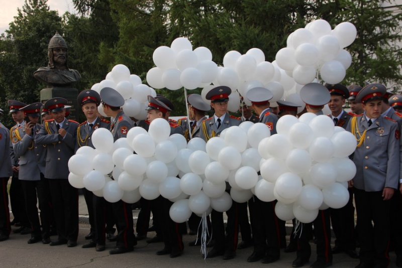В Саратове на митинге против терроризма почтили память погибших