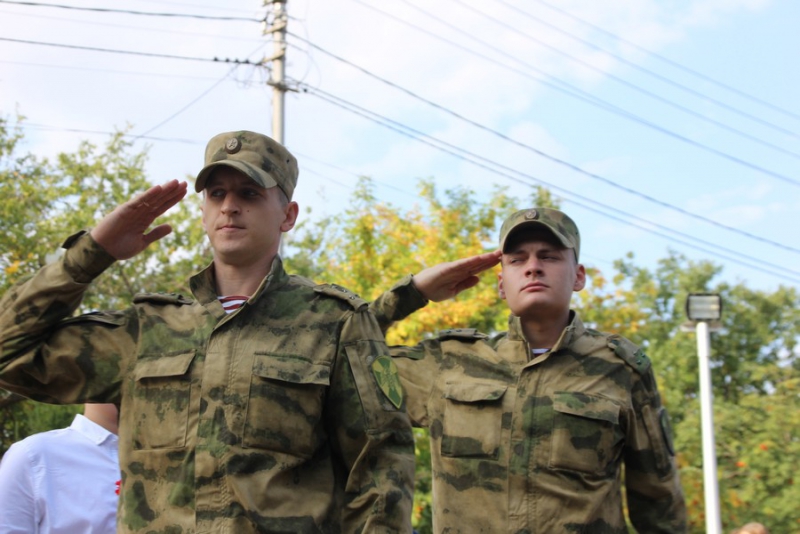 В Саратове на митинге против терроризма почтили память погибших