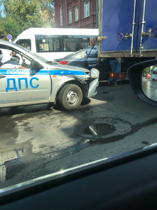 На Чернышевского полицейский автомобиль протаранил сзади «ГАЗель»