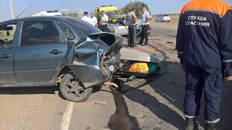 Устроивший массовую аварию под Саратовом автолюбитель скончался в больнице