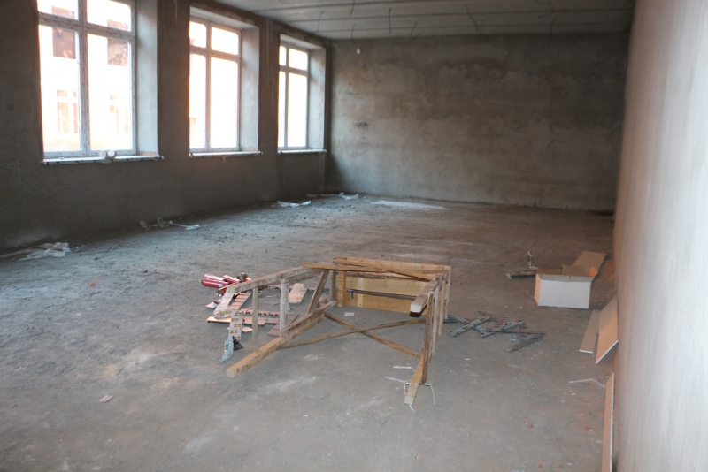 Саратовским чиновникам поручили поднимать «шум до небес» из-за отставаний на школе в Солнечном-2