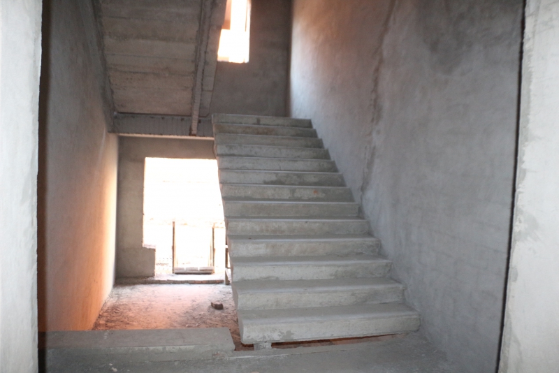 Саратовским чиновникам поручили поднимать «шум до небес» из-за отставаний на школе в Солнечном-2