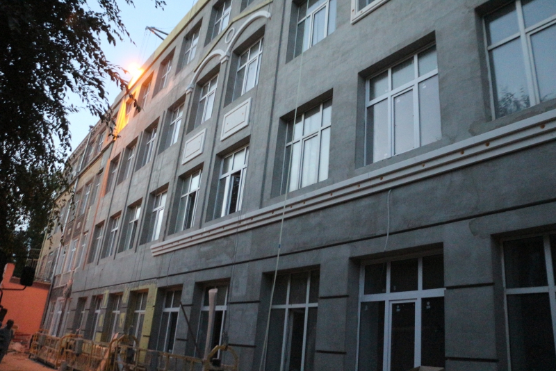 Радаев с крыши пристройки лицея: «Денег на продление удовольствия нет»