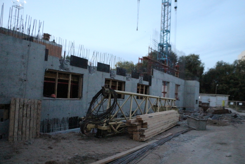 Радаев с крыши пристройки лицея: «Денег на продление удовольствия нет»