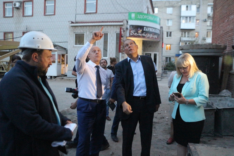 Радаев с крыши пристройки лицея: «Денег на продление удовольствия нет»