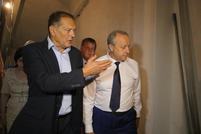 Радаев с крыши пристройки лицея: «Денег на продление удовольствия нет»