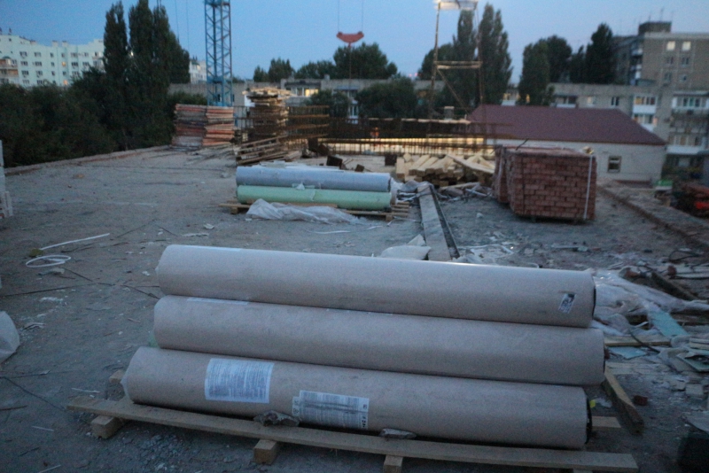 Радаев с крыши пристройки лицея: «Денег на продление удовольствия нет»