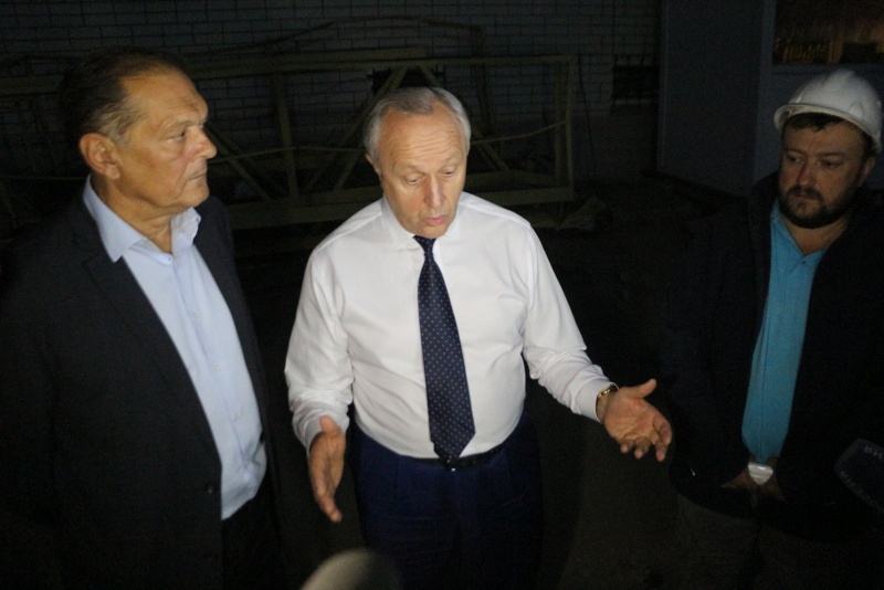 Радаев с крыши пристройки лицея: «Денег на продление удовольствия нет»