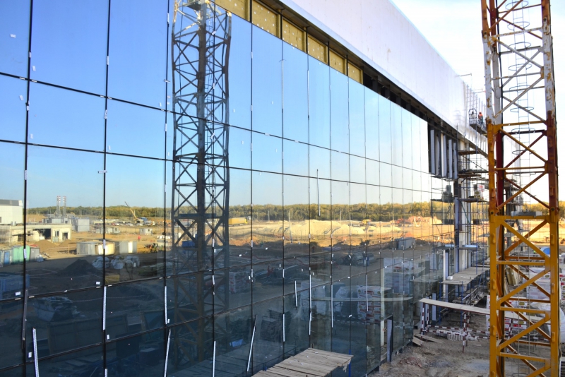 В Сабуровке приступили к монтажу фасада пассажирского терминала