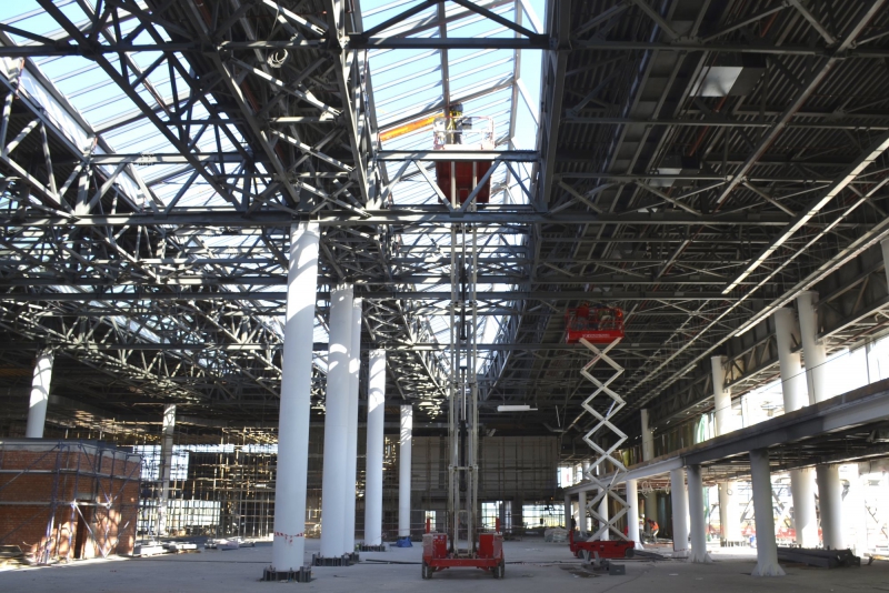 В Сабуровке приступили к монтажу фасада пассажирского терминала