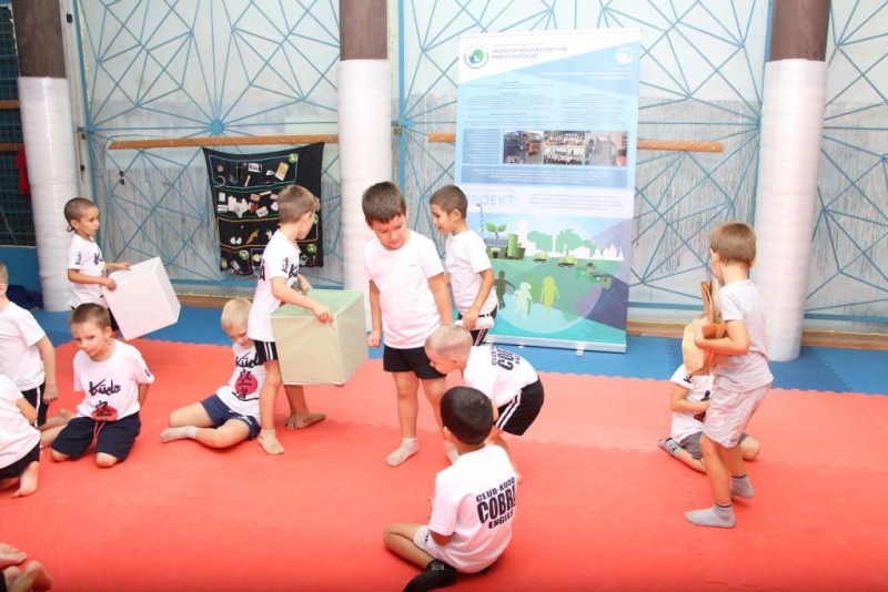 Воспитанники клуба единоборств «Кобра» научились правильно разделять отходы