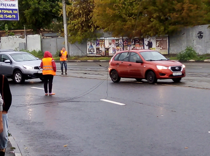 На Танкистов встали трамваи из-за обрыва проводов
