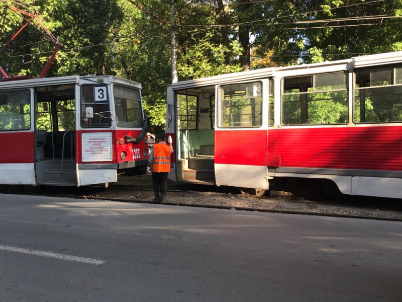 В Саратове из-за схода вагона встали трамваи двух маршрутов
