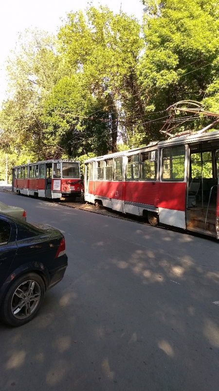 В Саратове из-за схода вагона встали трамваи двух маршрутов