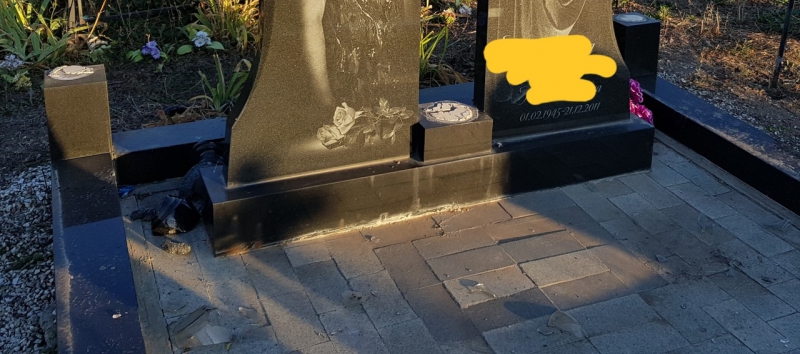 В Степном вандалы поглумились над могилами на Новом кладбище