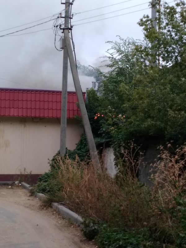 В Волжском районе пожарные 3 часа тушили цех по выращиванию грибов