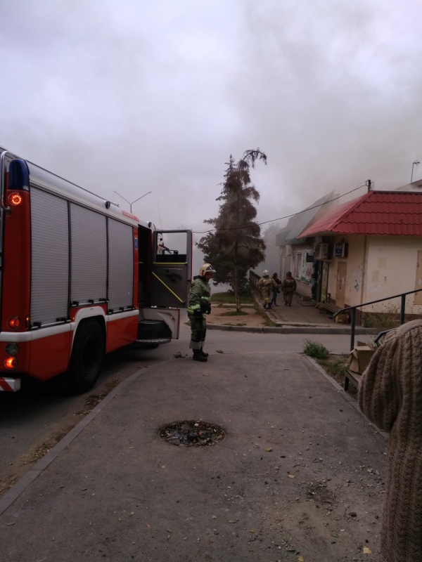 В Волжском районе пожарные 3 часа тушили цех по выращиванию грибов