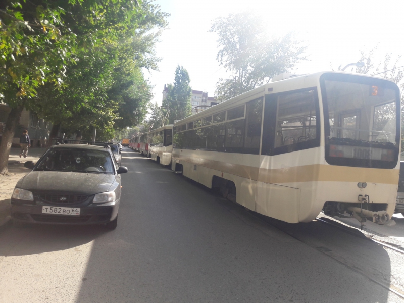 В центре города массово остановились трамваи