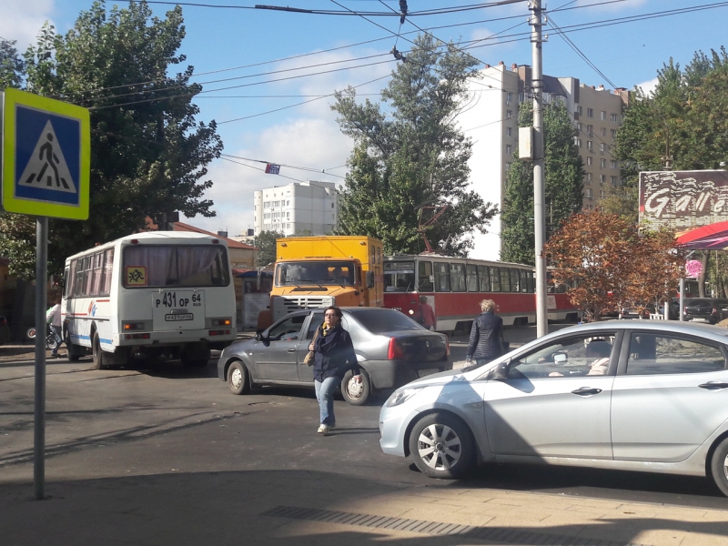 В центре города массово остановились трамваи