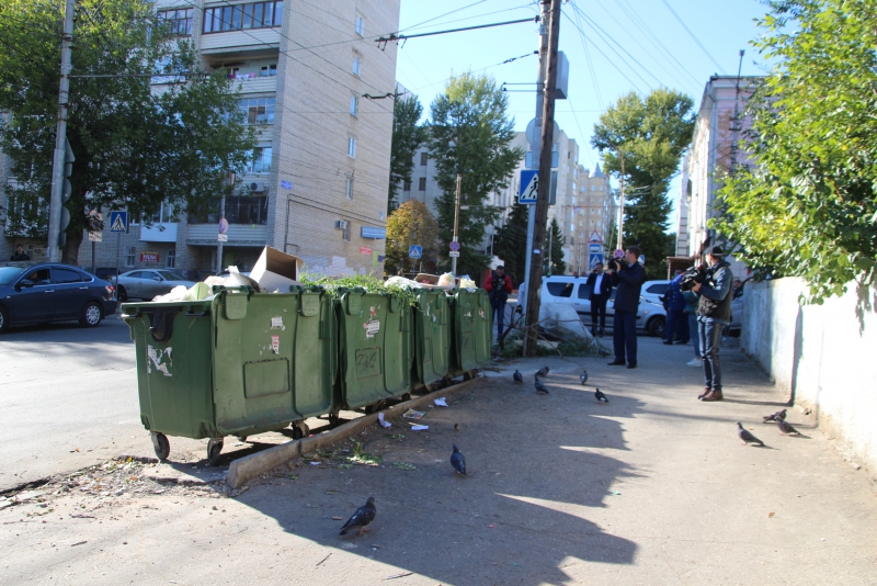 И.о. прокурора Саратова заметил улучшения в вывозе мусора из Волжского района