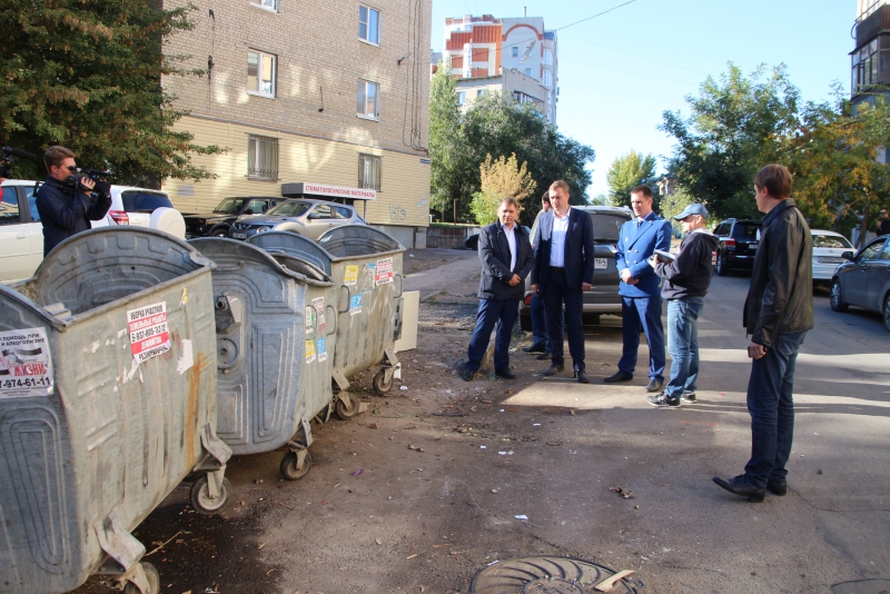И.о. прокурора Саратова заметил улучшения в вывозе мусора из Волжского района