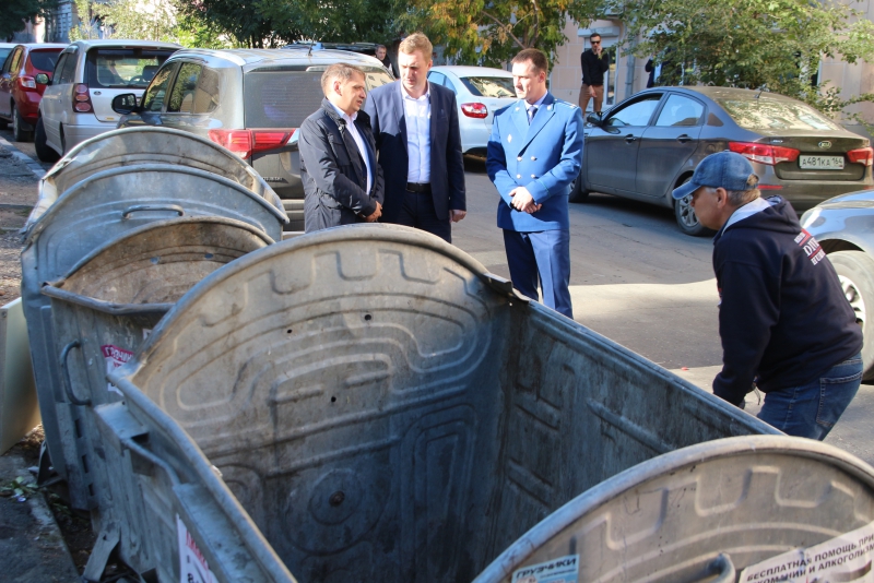 И.о. прокурора Саратова заметил улучшения в вывозе мусора из Волжского района