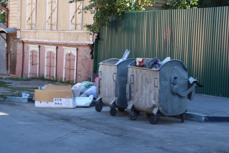 И.о. прокурора Саратова заметил улучшения в вывозе мусора из Волжского района