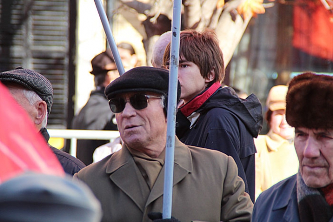 На митинге КПРФ в Саратове заявили о «встающем Сталине»