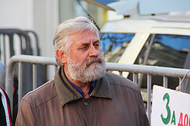 На митинге КПРФ в Саратове заявили о «встающем Сталине»