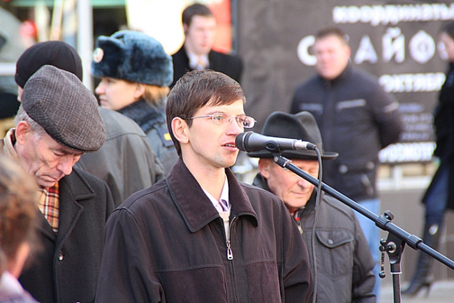 На митинге КПРФ в Саратове заявили о «встающем Сталине»