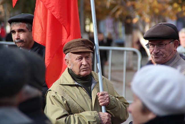 На митинге КПРФ в Саратове заявили о «встающем Сталине»