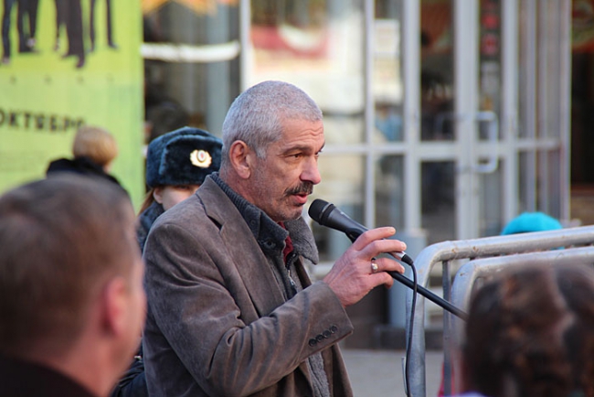 На митинге КПРФ в Саратове заявили о «встающем Сталине»