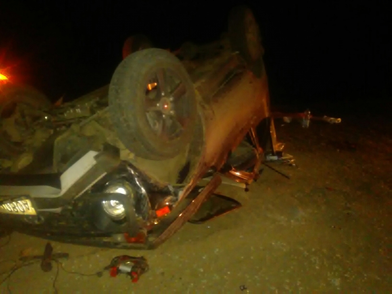 Под Балаковом автолюбитель на «Ниве» въехал в кучу щебня и перевернулся