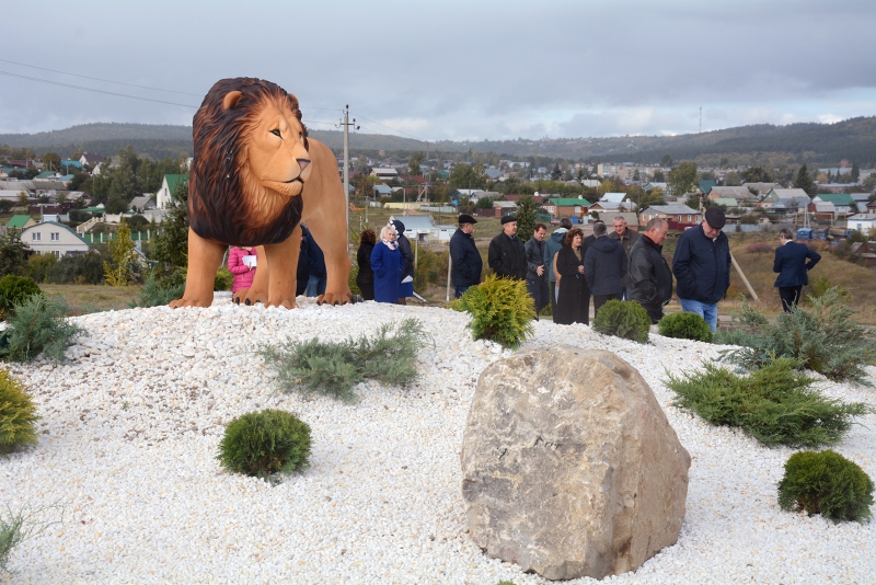 В Базарном Карабулаке открылся новый сквер