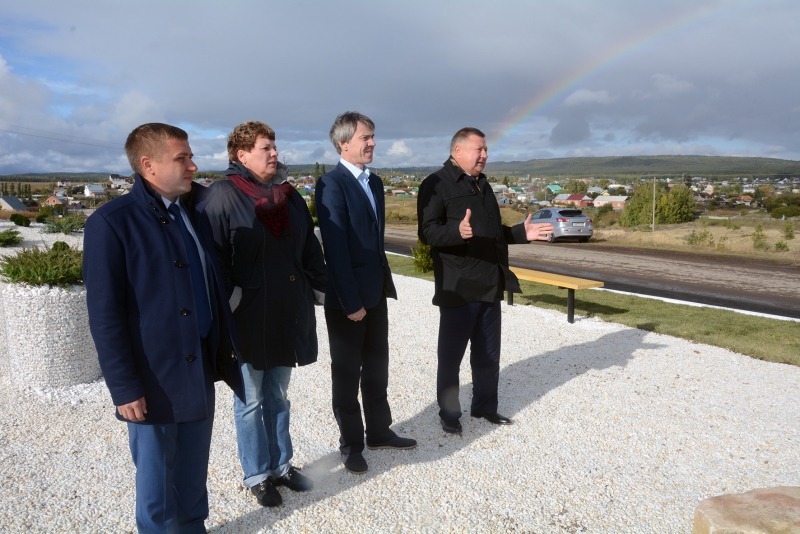 В Базарном Карабулаке открылся новый сквер