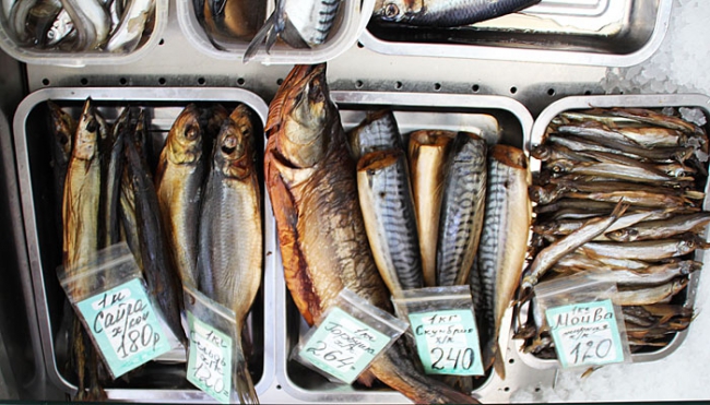 Купить рыбу в саратове. Сенной рынок Саратов рыбы. Саратовский рыбный рынок. Рыба на Сенном рынке. Саратовская рыба.
