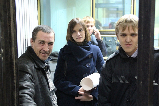 Вместо «бутылки шампанского» оппозиционеров в полиции напоили чаем