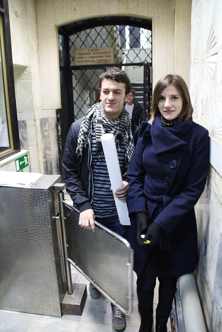 Вместо «бутылки шампанского» оппозиционеров в полиции напоили чаем